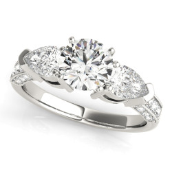 ENGAGEMENT RINGS 3 STONE PEAR