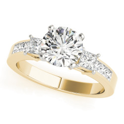 ENGAGEMENT RINGS 3 STONE PRINCESS