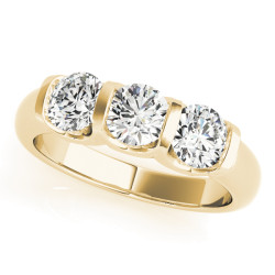 ENGAGEMENT RINGS 3 STONE ROUND