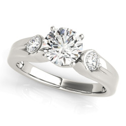 ENGAGEMENT RINGS 3 STONE ROUND