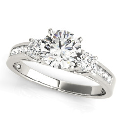 ENGAGEMENT RINGS 3 STONE ROUND