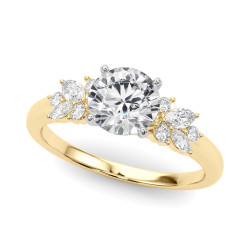 ENGAGMENT RING WITH PEG HEAD